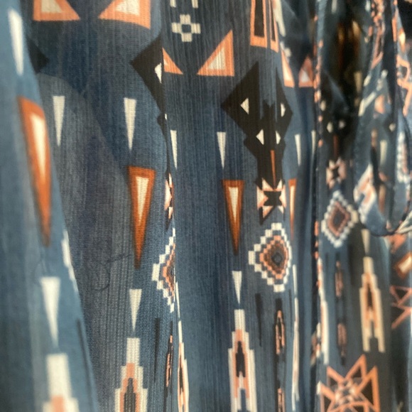 Jessica Simpson sheer Boho long sleeve top. Large. NWT. - Picture 8 of 12